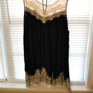 Umgee Long Plus Tank with antique white lace trim